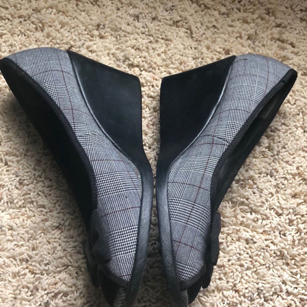 Open Toe Wedges - Picture 2 of 4